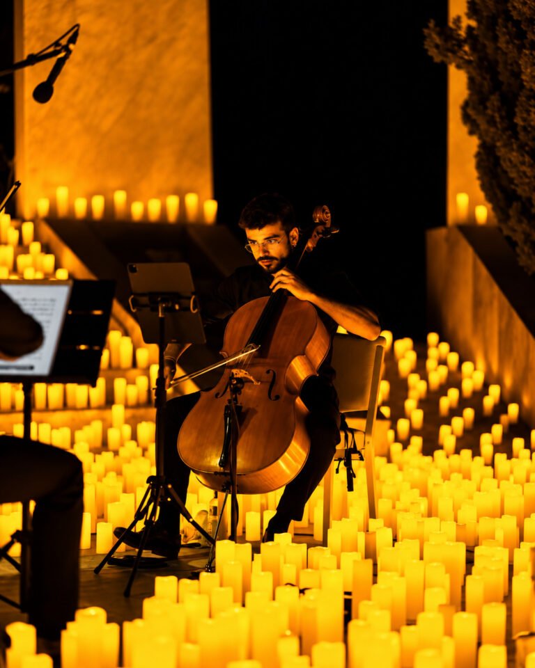 Candlelight Downtown LA: The Best of Frank Sinatra & Nat King Cole